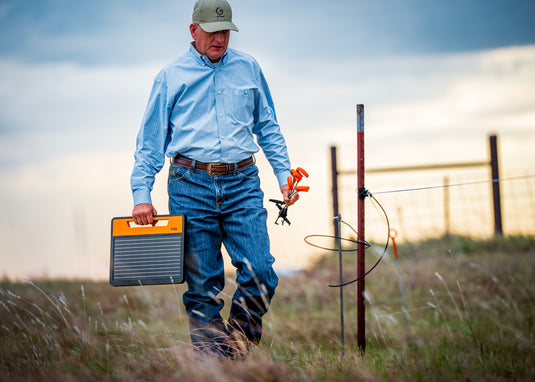 S120 Lithium Solar Fence Energizer